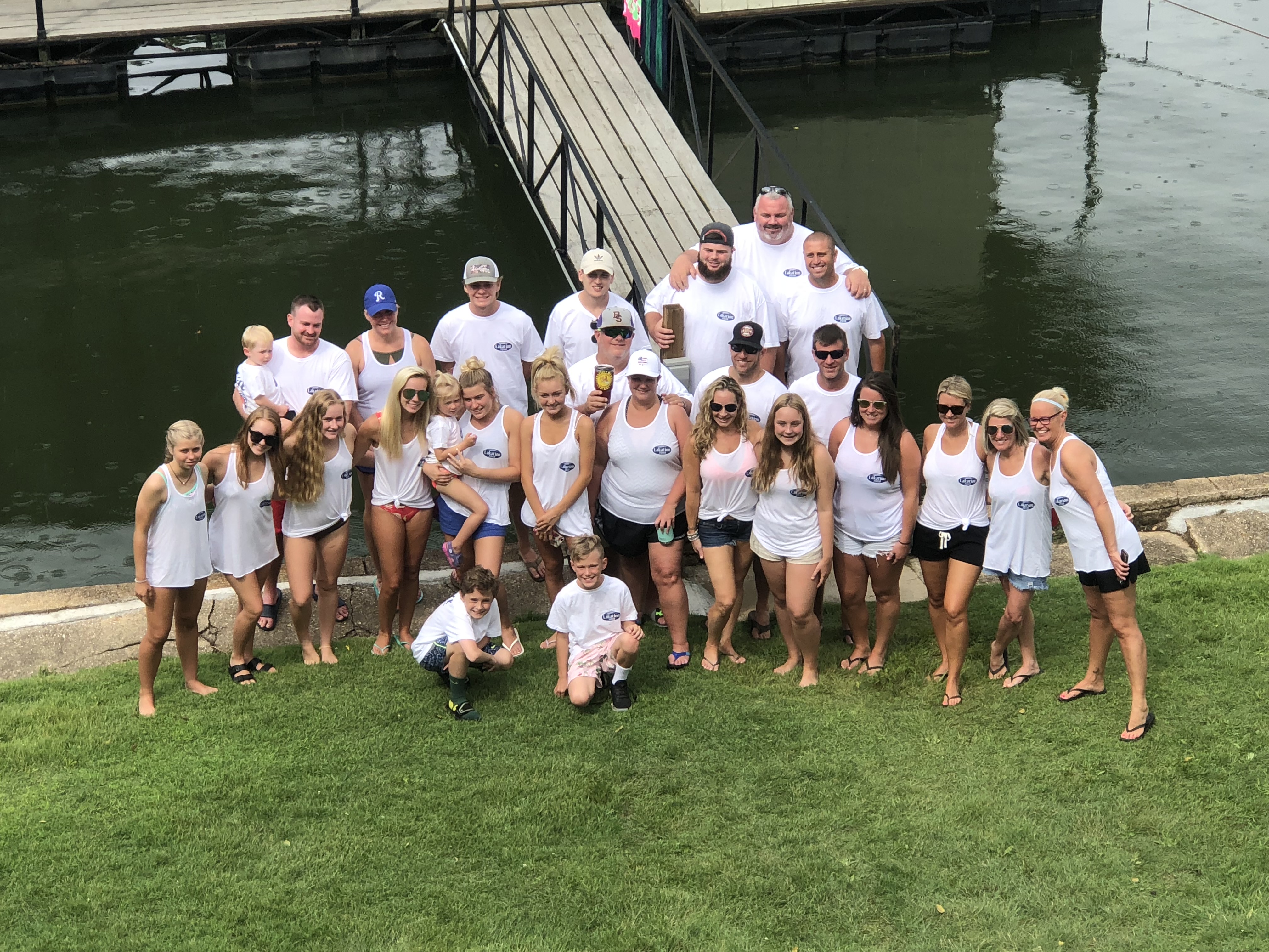 Family picture with reunion t-shirts